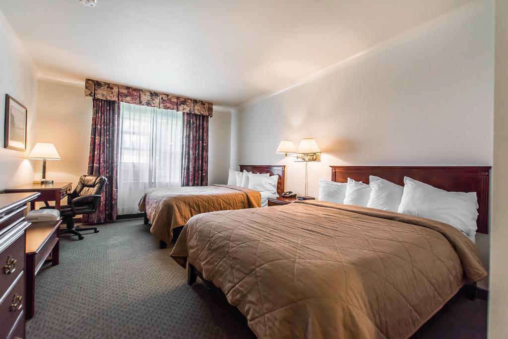 Quality Inn & Suites Garden Of The Gulf Summerside Buitenkant foto