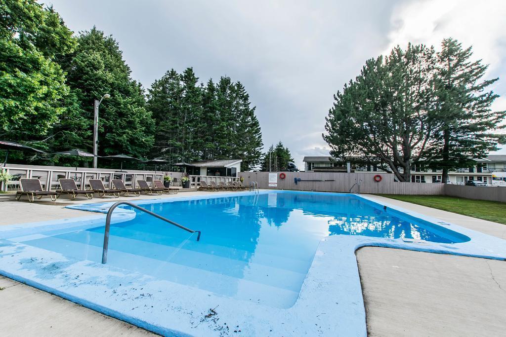Quality Inn & Suites Garden Of The Gulf Summerside Buitenkant foto