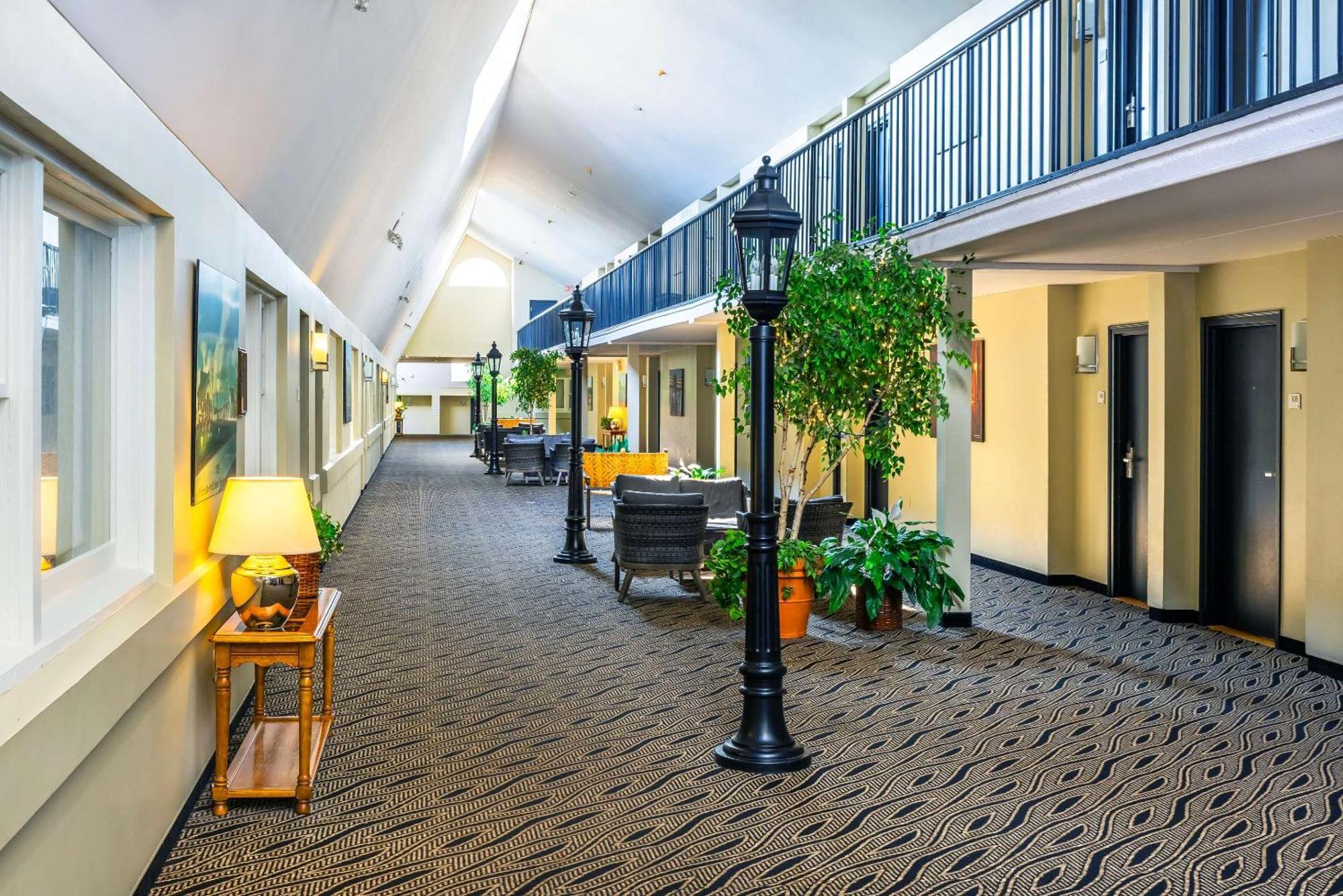 Quality Inn & Suites Garden Of The Gulf Summerside Buitenkant foto