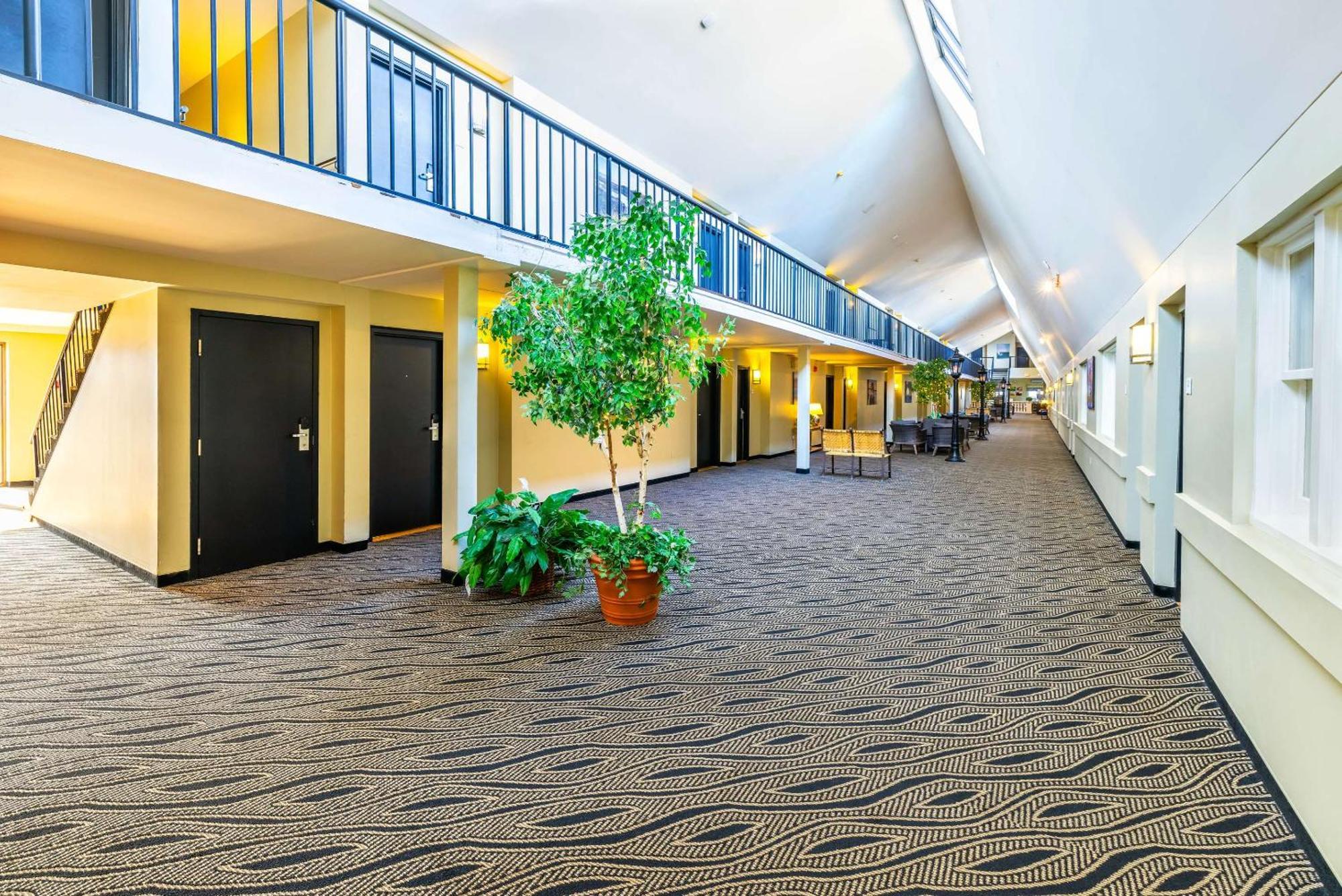 Quality Inn & Suites Garden Of The Gulf Summerside Buitenkant foto