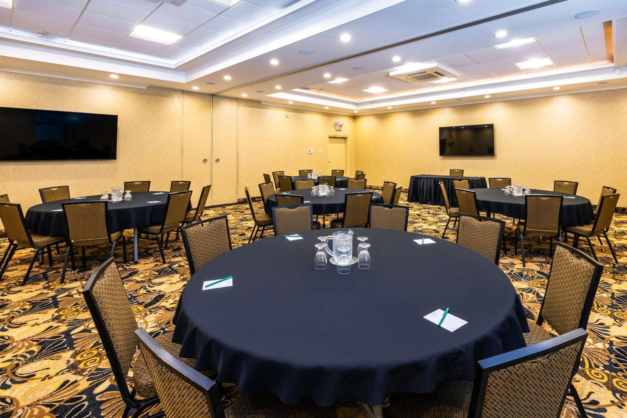 Quality Inn & Suites Garden Of The Gulf Summerside Buitenkant foto