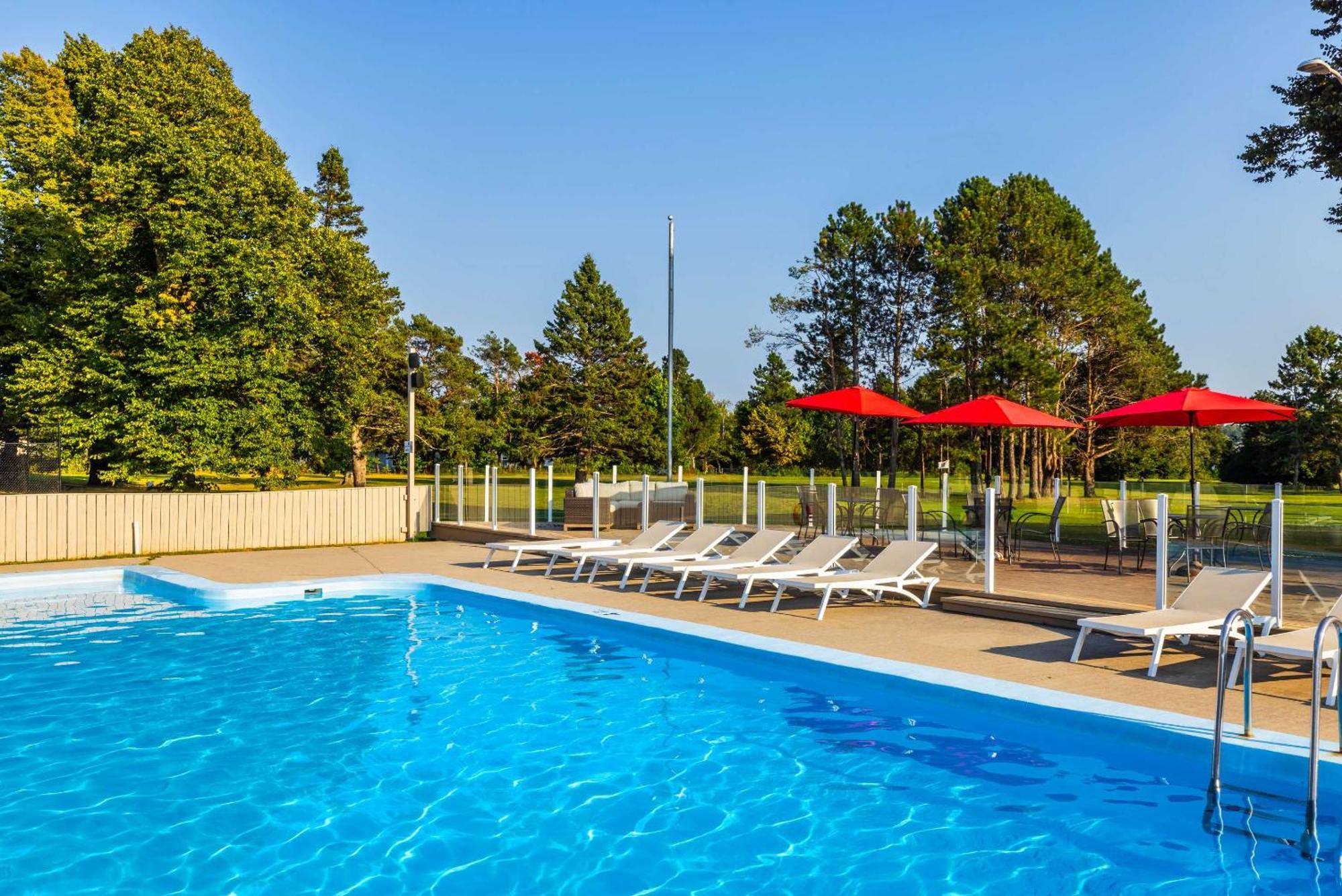 Quality Inn & Suites Garden Of The Gulf Summerside Buitenkant foto