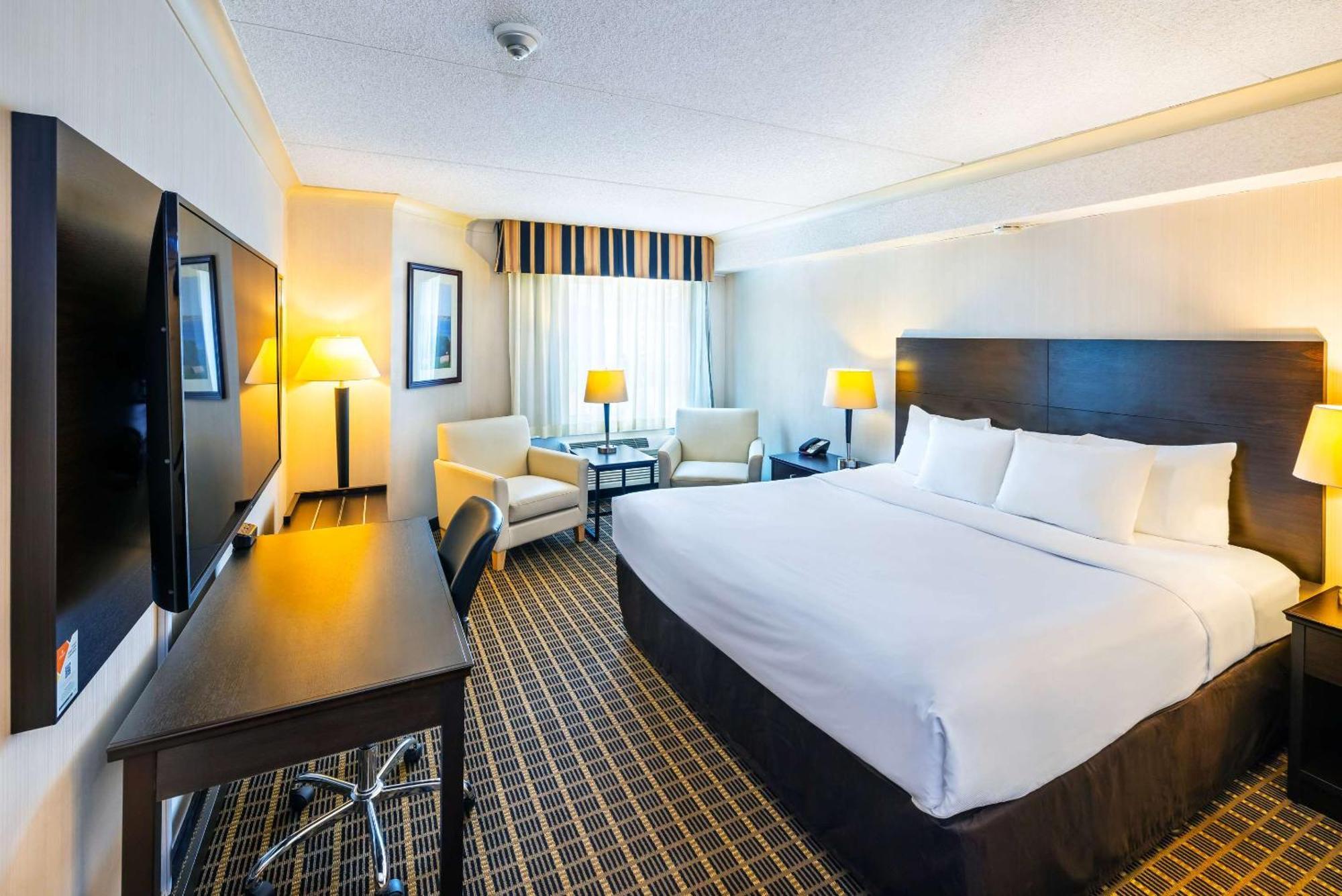 Quality Inn & Suites Garden Of The Gulf Summerside Buitenkant foto