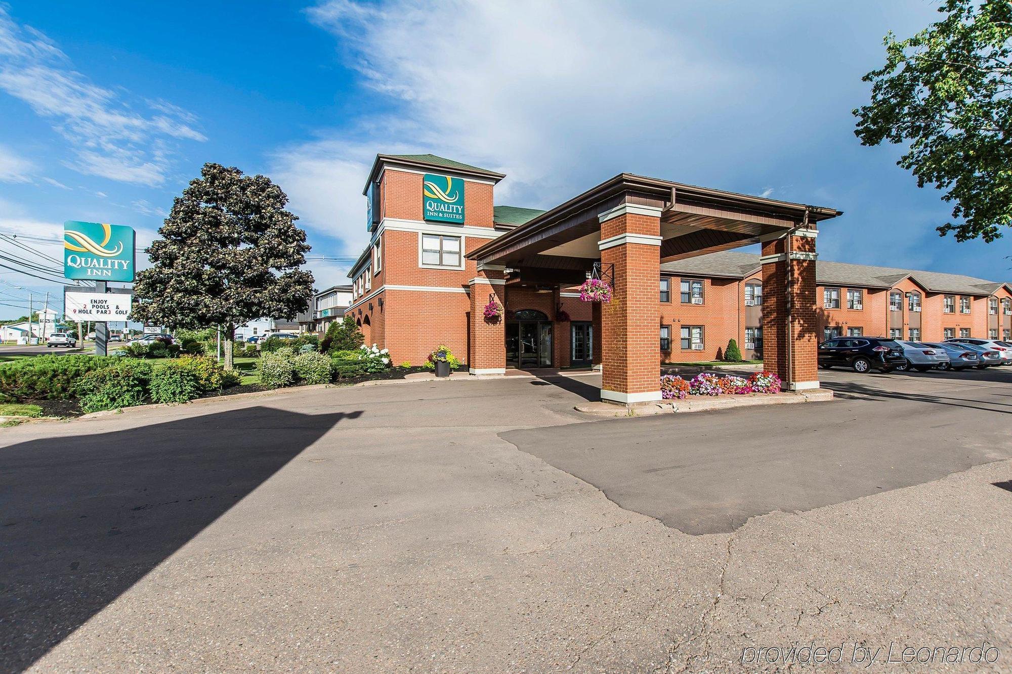 Quality Inn & Suites Garden Of The Gulf Summerside Buitenkant foto